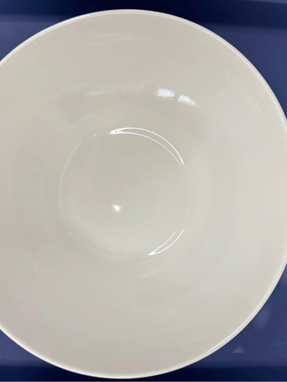 Mikasa Swirl White DJ100 Ceramic Serving Bowl‎